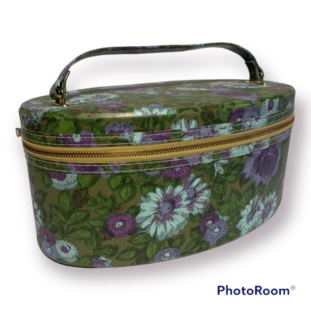 Vintage 1960’s Train Case